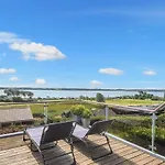 8 Person In Aabenraa-by Traum