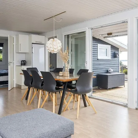 8 Person In Aabenraa-by Traum